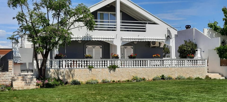Josip Apartment in Zadar County
