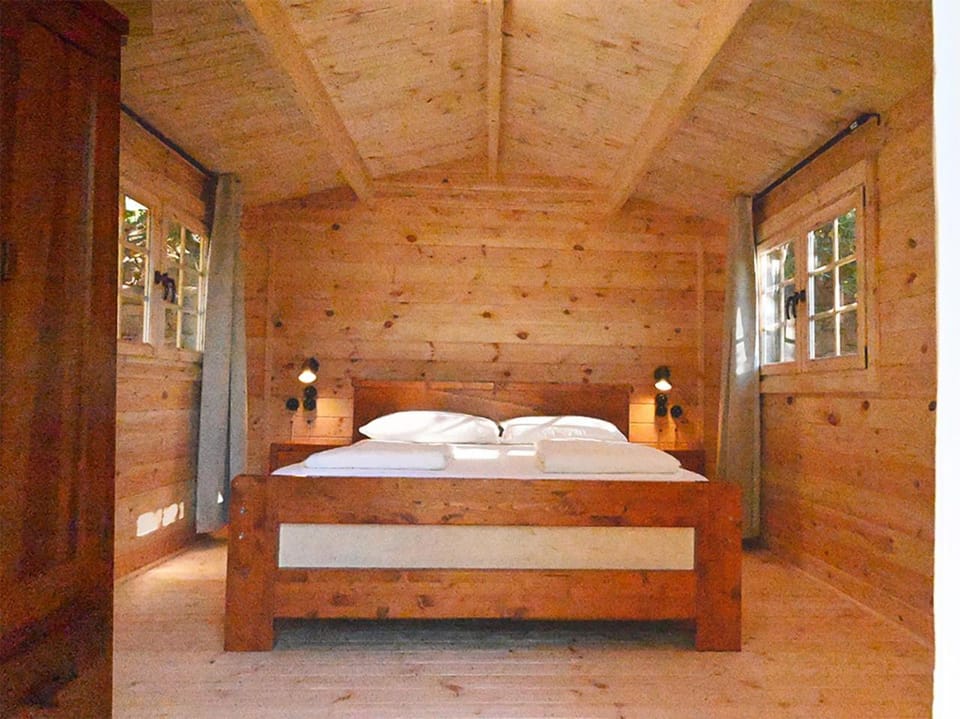 Bed, Bedroom