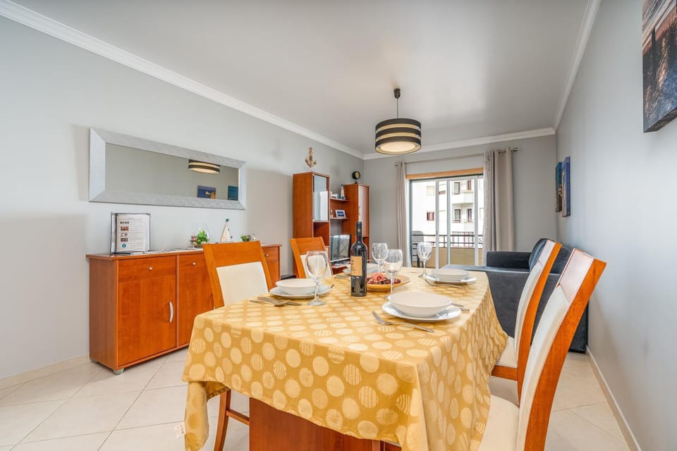 Property building, Kitchen or kitchenette, Living room
