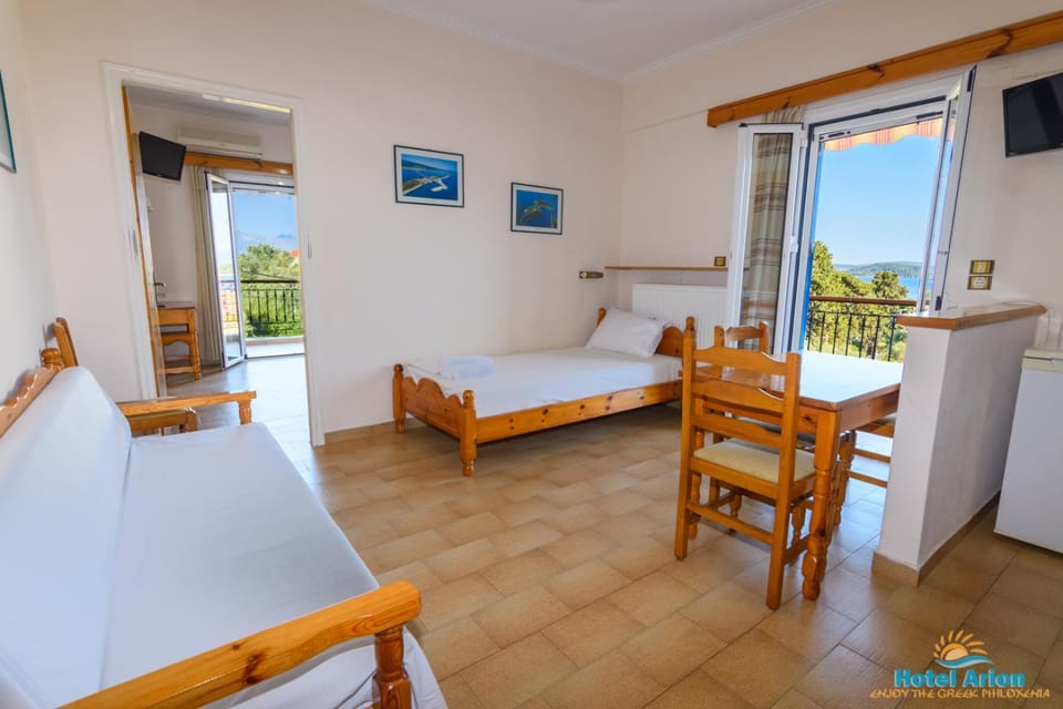 Bed, Kitchen or kitchenette, Living room