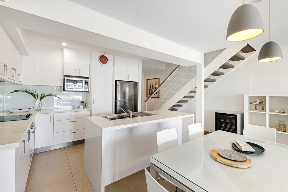 Driftwood 2 Riverfront with Jetty Apartment in Noosa Heads