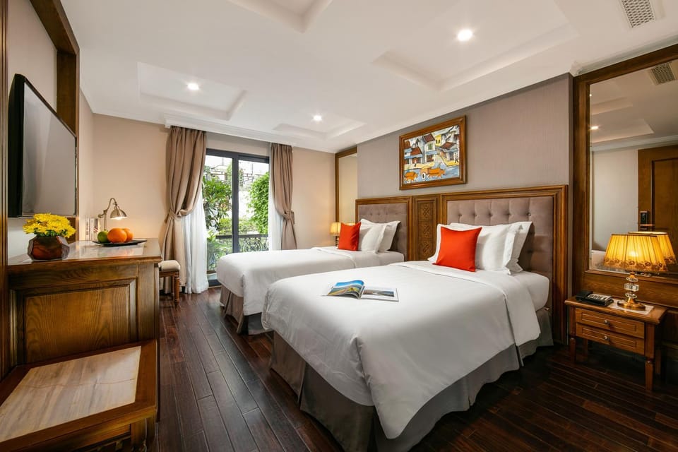 Bed, City view, Garden view, Street view