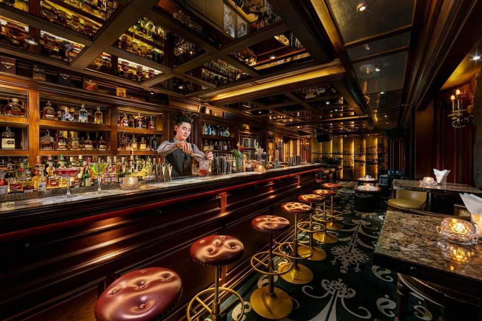Nightclub / DJ, Nightclub / DJ, Lounge or bar, Evening entertainment, Evening entertainment