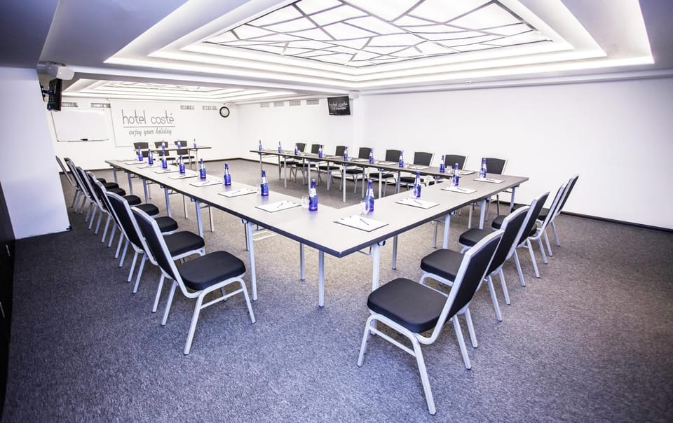 Meeting/conference room
