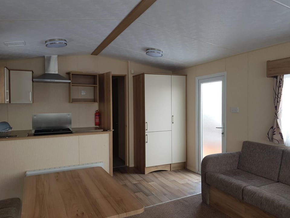 Kitchen or kitchenette, Seating area