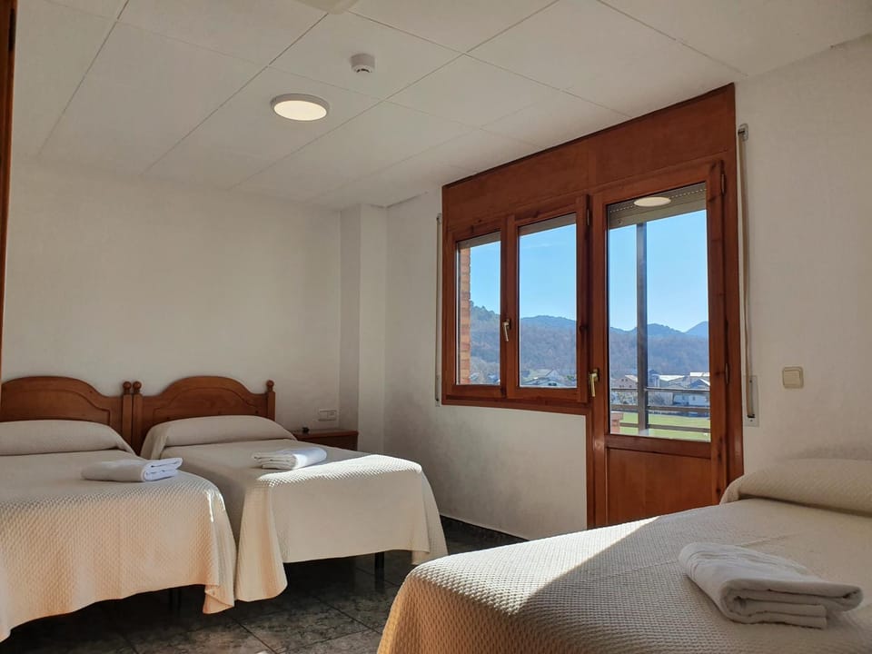 Bed, Bedroom, Mountain view