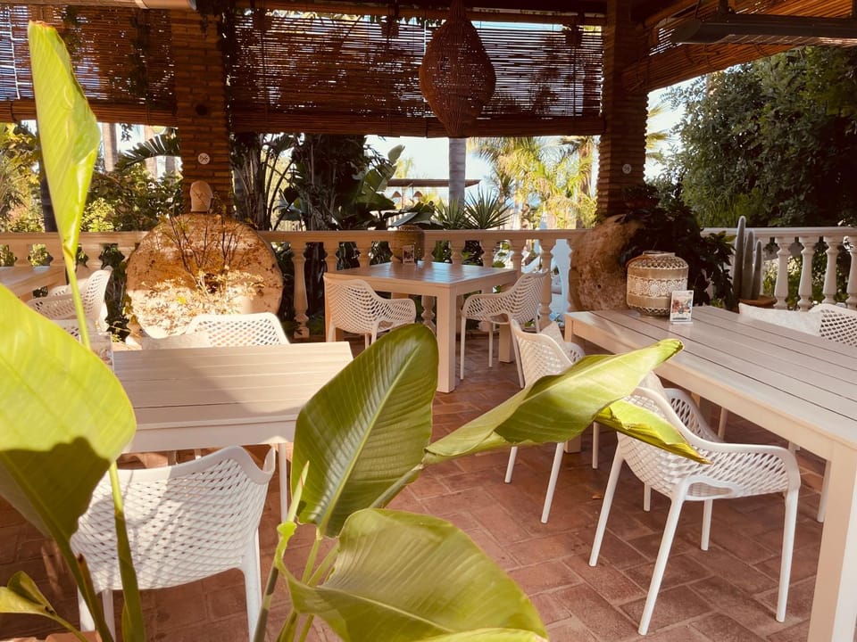 Patio, Restaurant/places to eat, Day, Garden, View (from property/room), Balcony/Terrace, Garden view, Breakfast