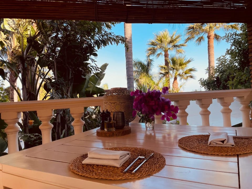 Patio, Day, Garden, View (from property/room), Balcony/Terrace, Dining area, Garden view, Breakfast