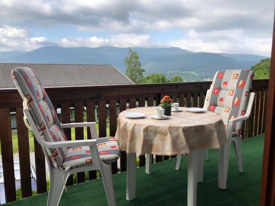Balcony/Terrace, Mountain view