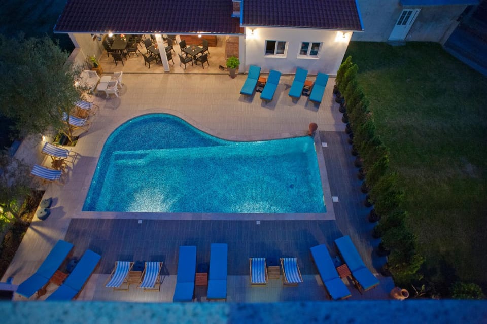 Restaurant/places to eat, View (from property/room), Garden view, Pool view, Pool view, Swimming pool, Swimming pool, Sunset