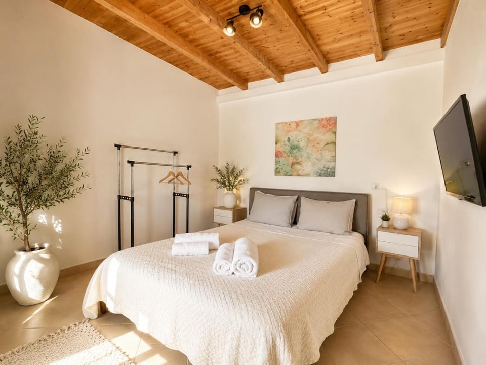 Blue Topaz cottage Mini pool Spa Country House in Nafplion