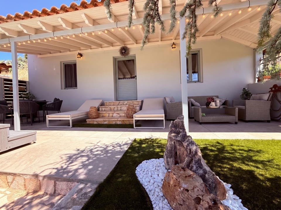 Blue Topaz cottage Mini pool Spa Country House in Nafplion
