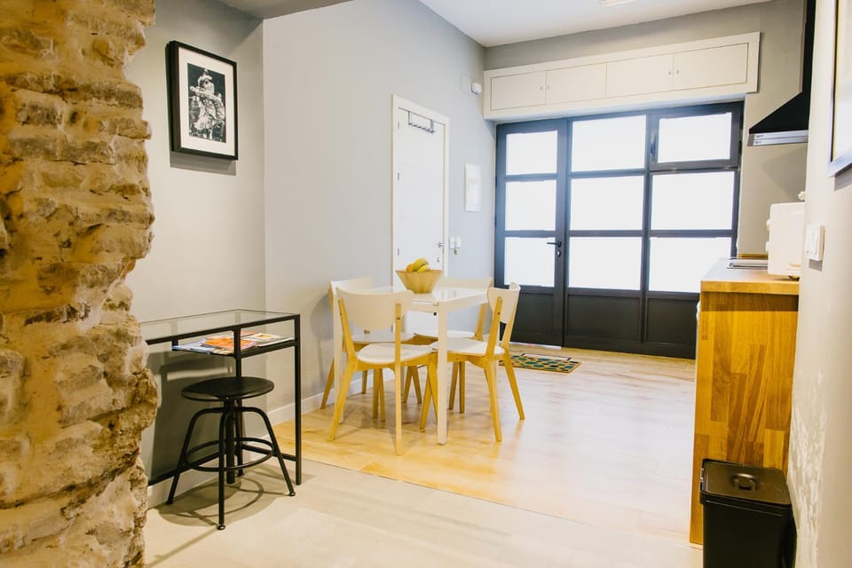 Seating area, Dining area