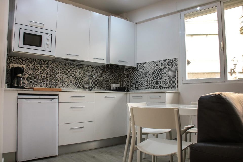 Kitchen or kitchenette