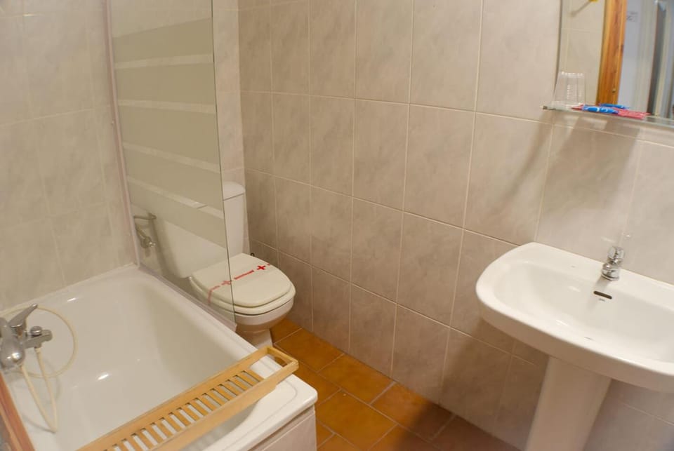 Hostal Los Calatravos Bed and Breakfast in Aragon