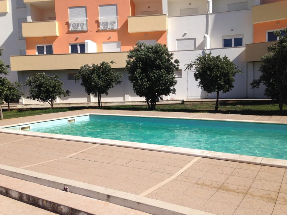 Swimming pool, Swimming pool