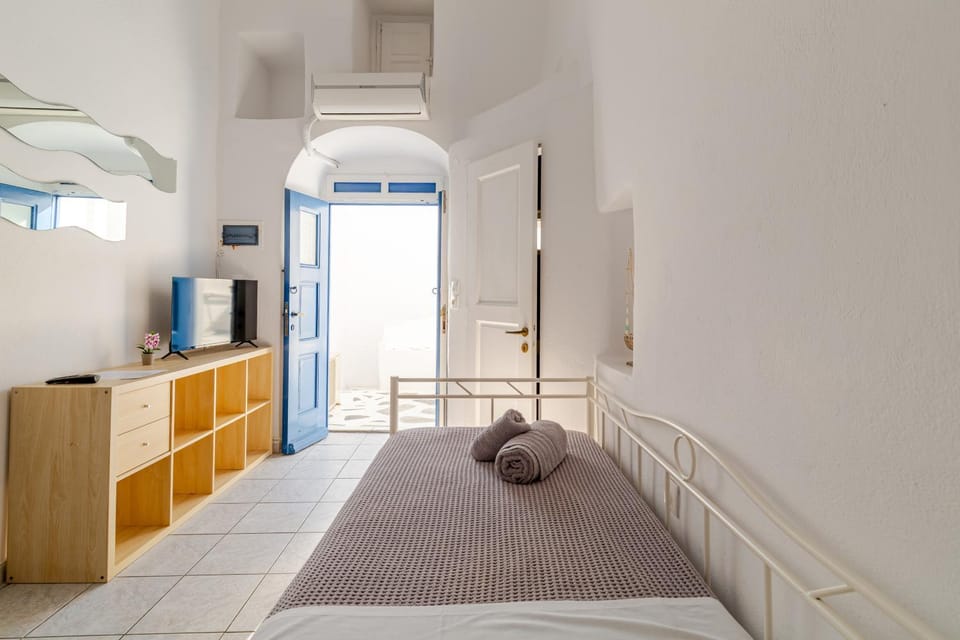 Facade/entrance, Bedroom