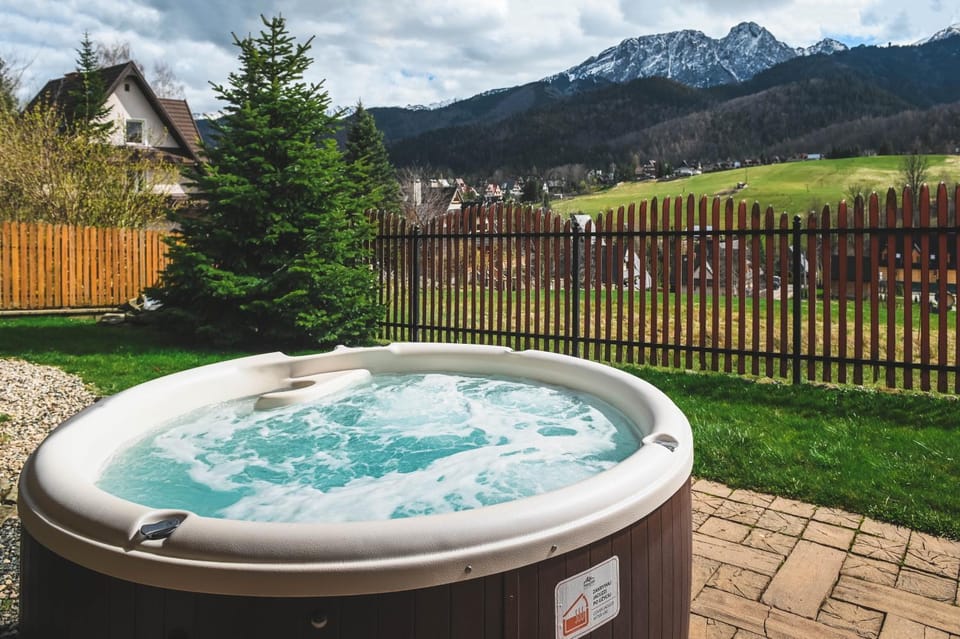 Hot Tub, Mountain view