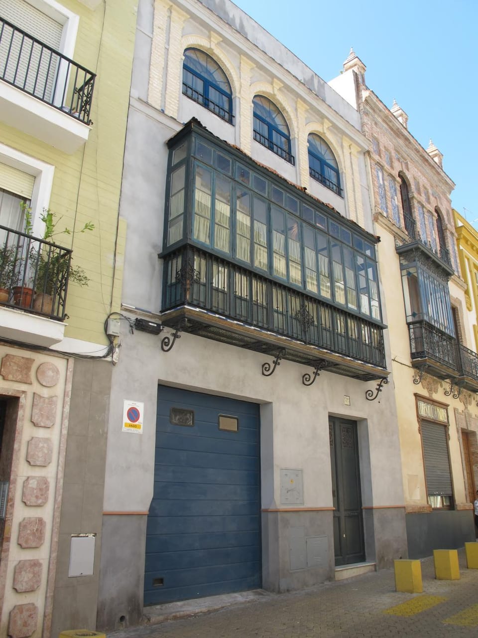 Property building, Facade/entrance
