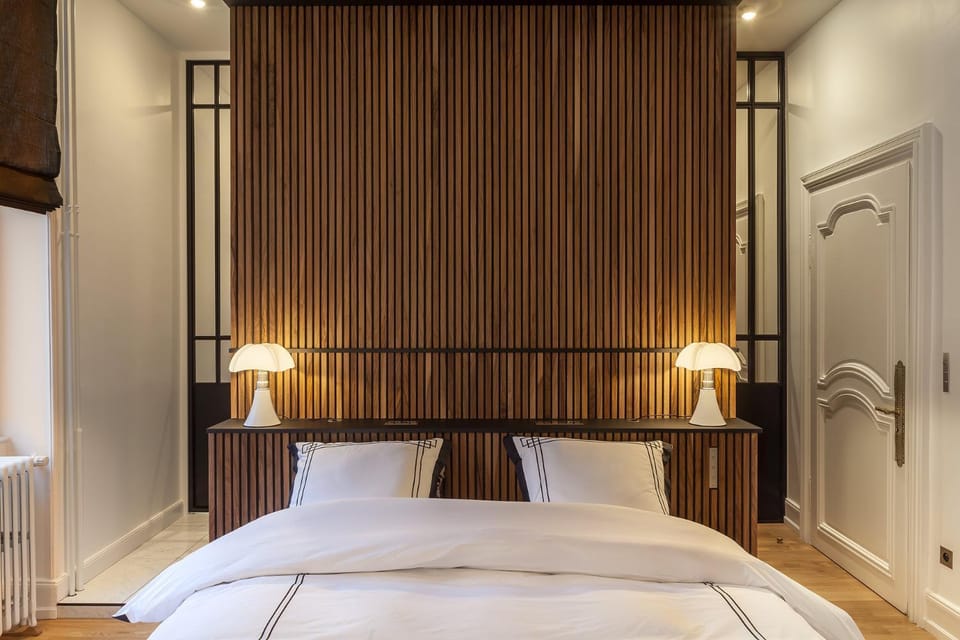 Bed, Photo of the whole room, Decorative detail