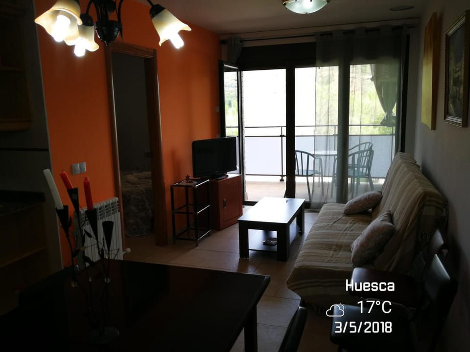 Communal lounge/ TV room
