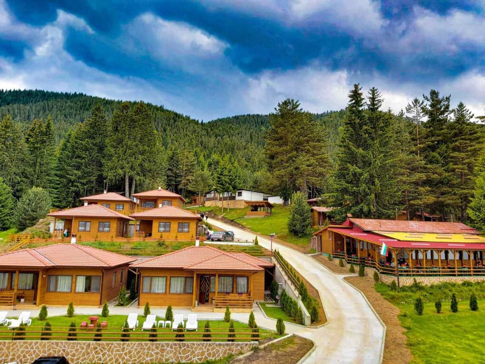 Ваканционно селище Ива Campground/ 
RV Resort in Blagoevgrad Province