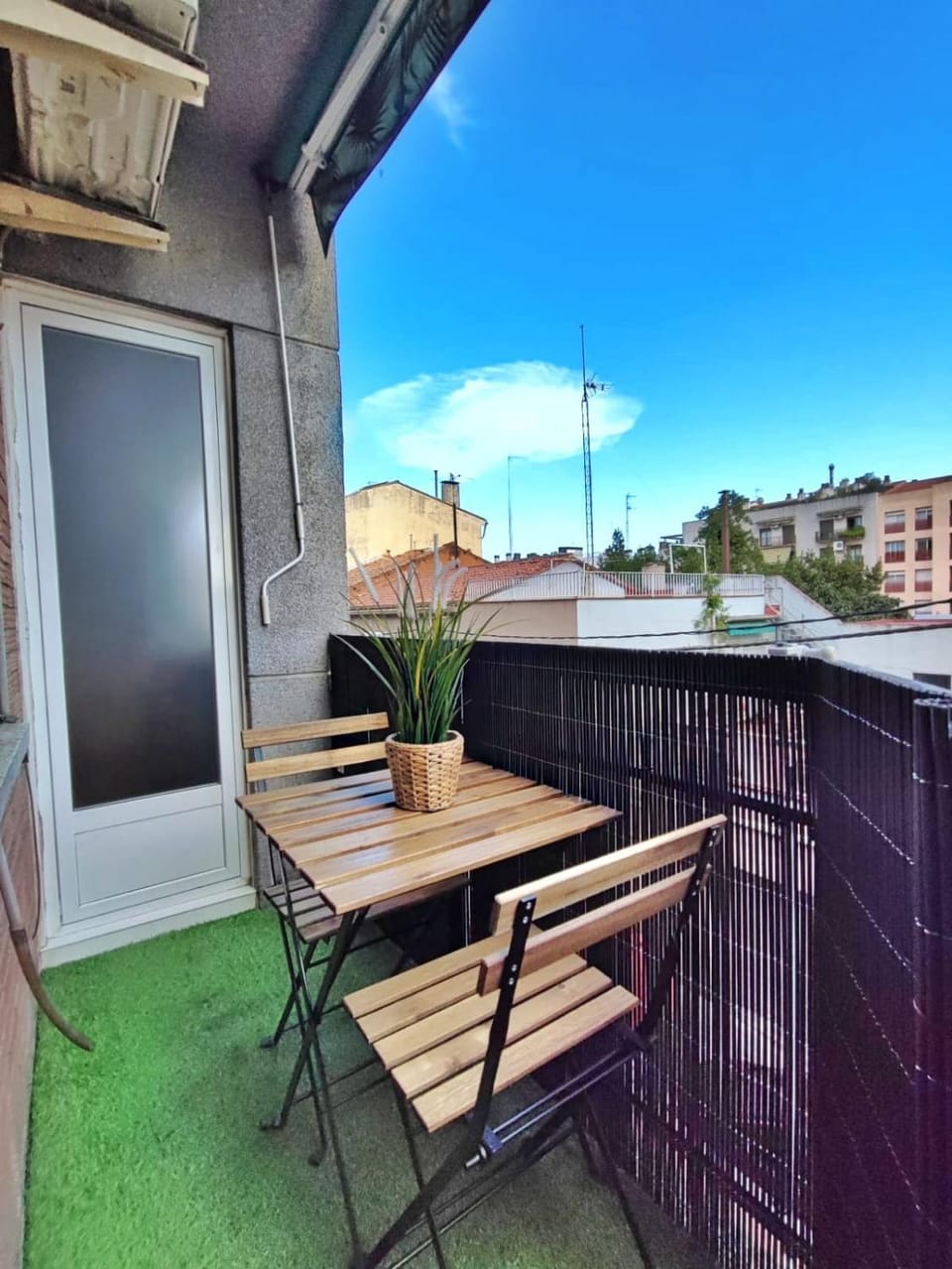 Off site, Balcony/Terrace