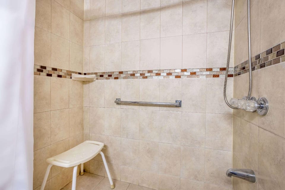 Shower, acessibility