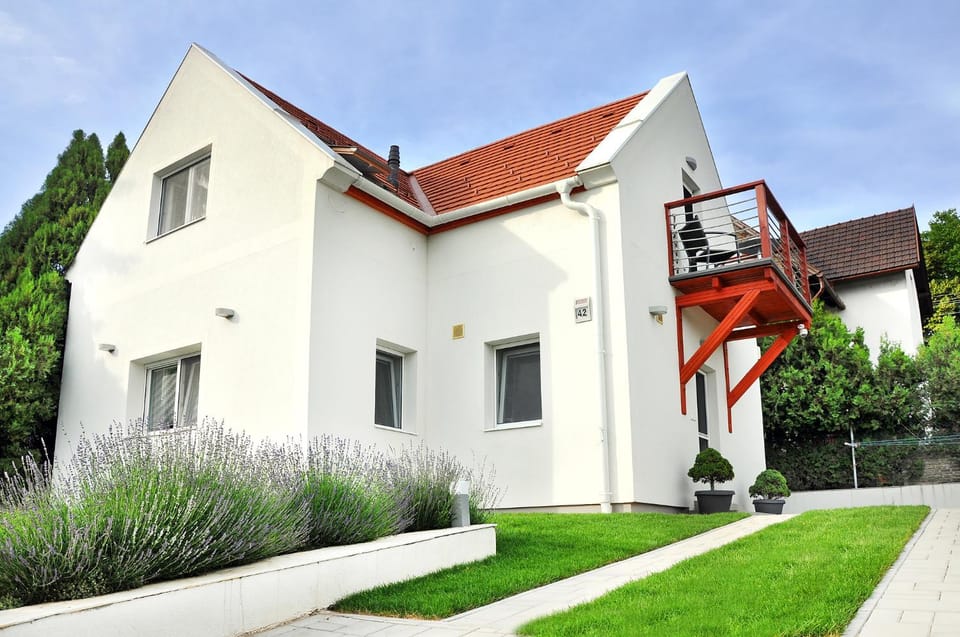 Property building, Patio, Garden, Balcony/Terrace, Beach