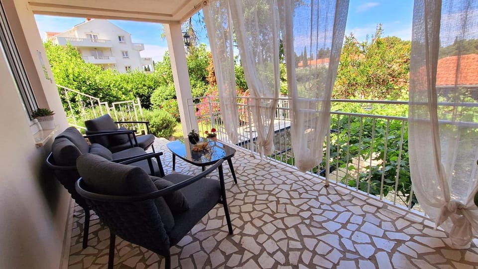 Suite by the beach Apartment in Cavtat