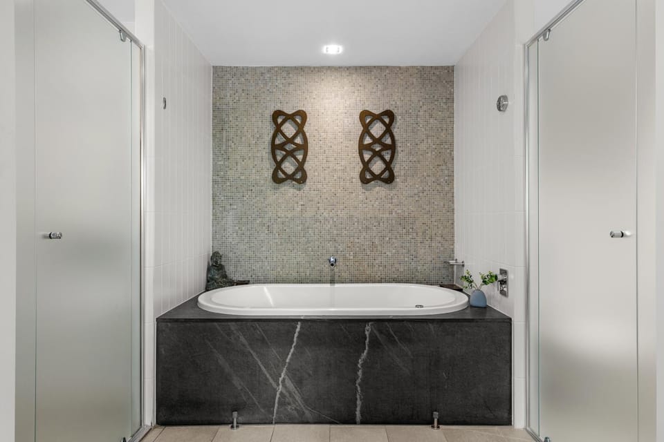 Bathroom, Bath