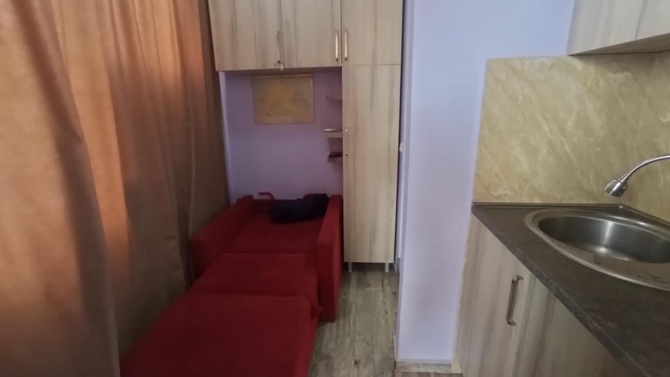 Kitchen or kitchenette, Seating area