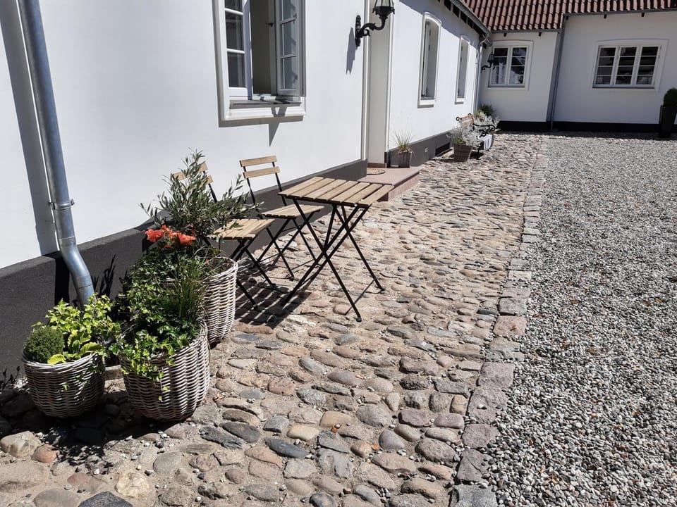 Property building, Patio, Day