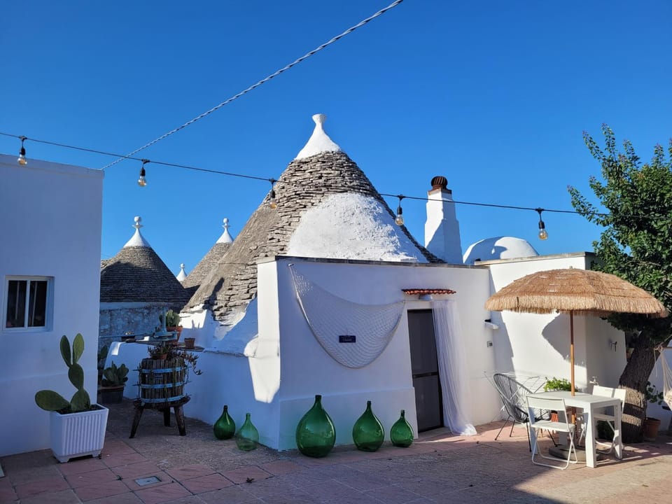Trulli La Cariola Bed and Breakfast in Province of Taranto