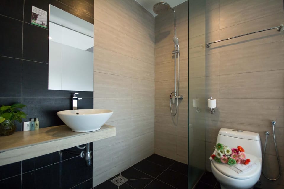 Shower, Bathroom, Coffee/tea facilities, Bedroom