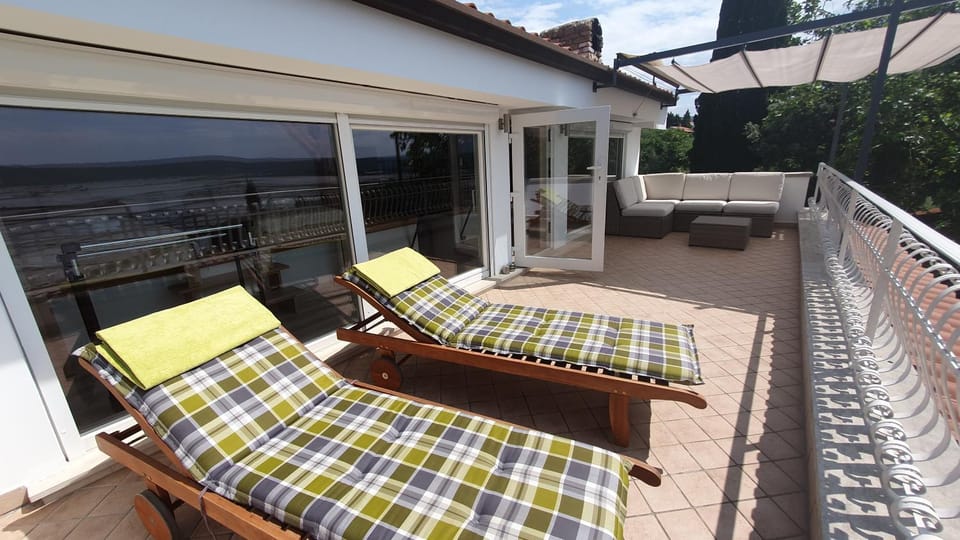 Balcony/Terrace, Seating area, sunbed