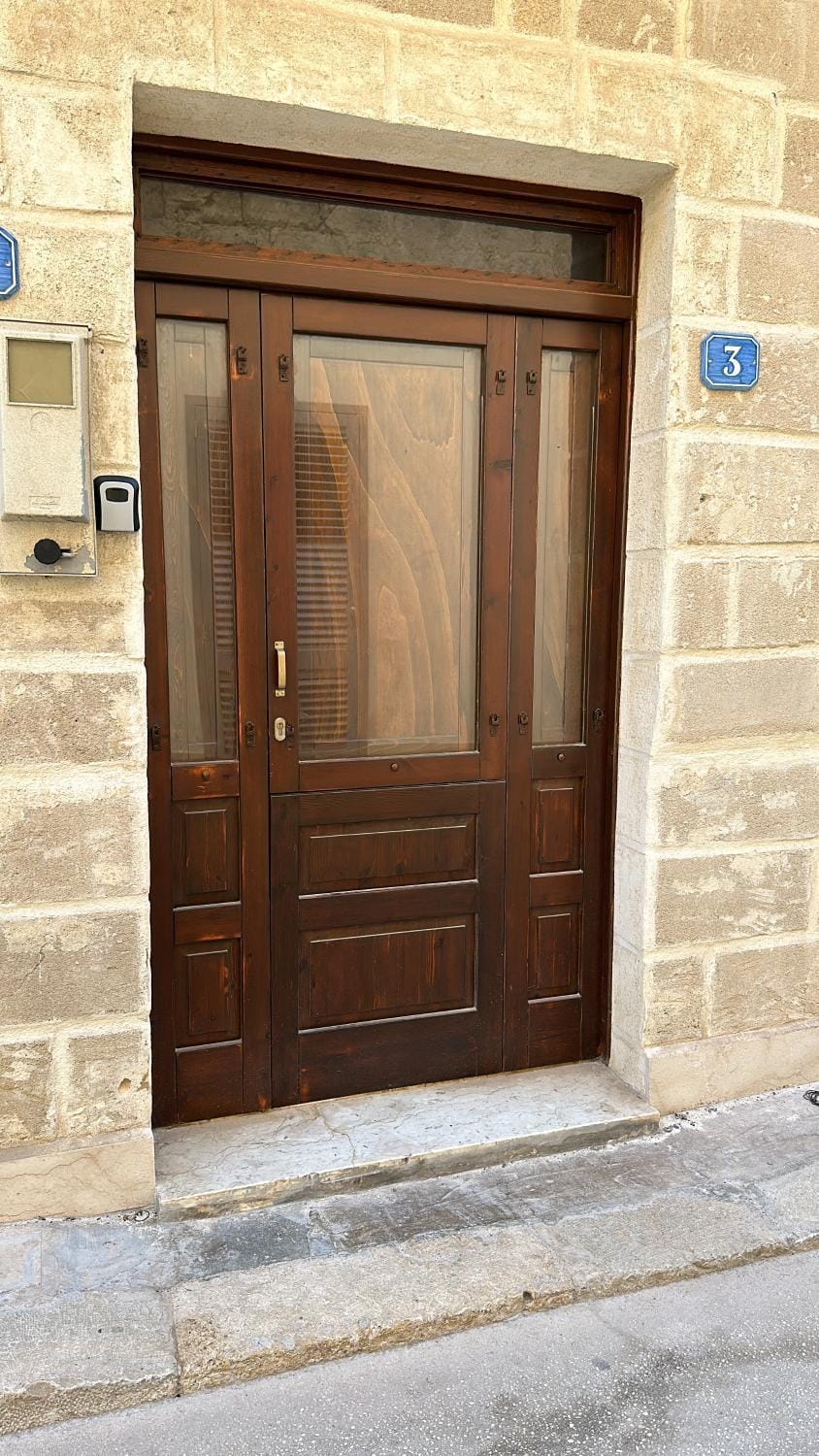 Property building, Facade/entrance