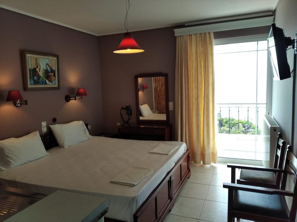 View (from property/room), Photo of the whole room, Bedroom