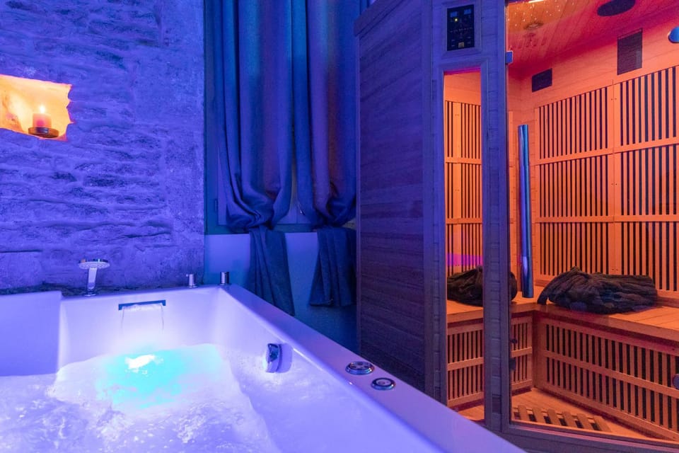 LX202 Love Room & Spa privatif - Jacuzzi & Sauna Apartment in Dijon