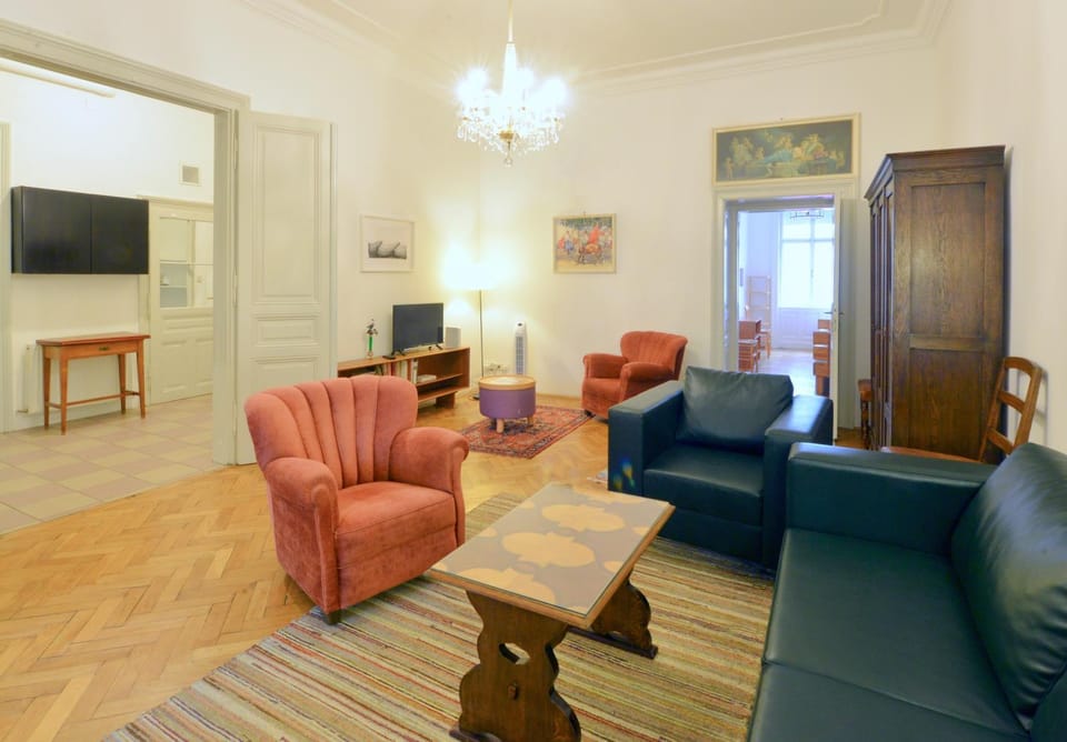 Top Flat - 1 FREE Parking Space At The Metro Apartment in Vienna