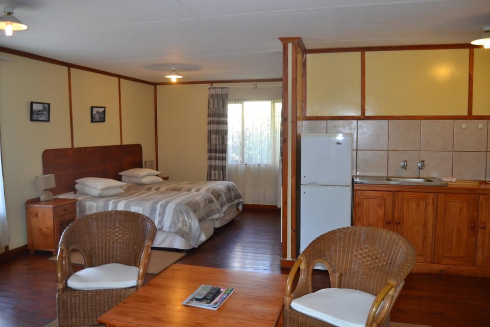 Kitchen or kitchenette, Living room, Bedroom