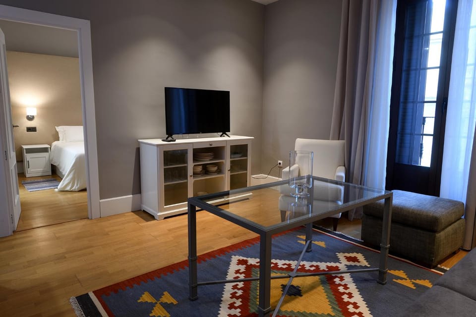Communal lounge/ TV room, TV and multimedia, Living room
