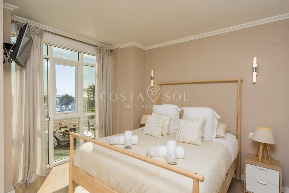 Malaga Benalmadena Puerto Marina Costa Sol Holiday Rentals Apartment in Benalmadena