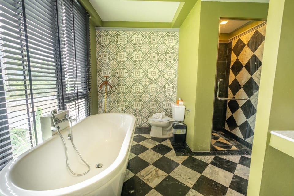 Toilet, Bathroom, Bath