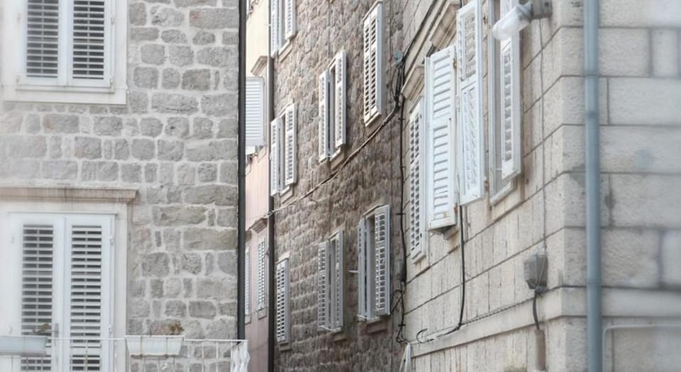 Property building, Facade/entrance