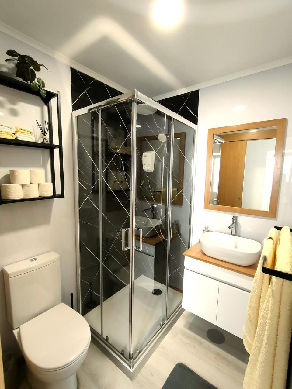 Shower, Bathroom, towels