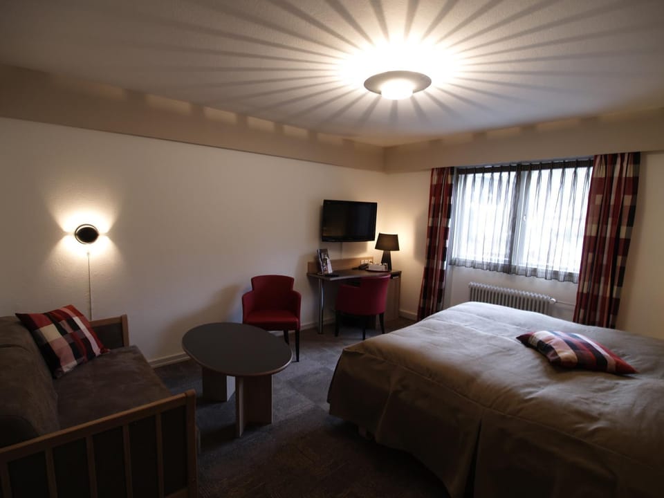 Bed, Seating area