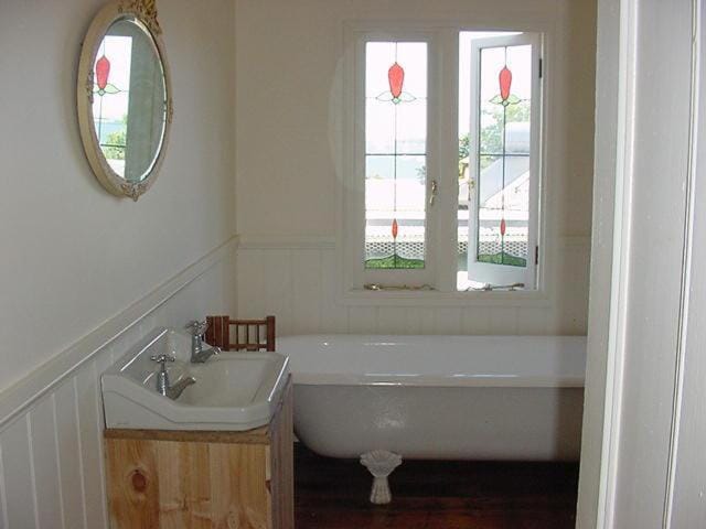 Captain Lock's Cottage House in Victoria