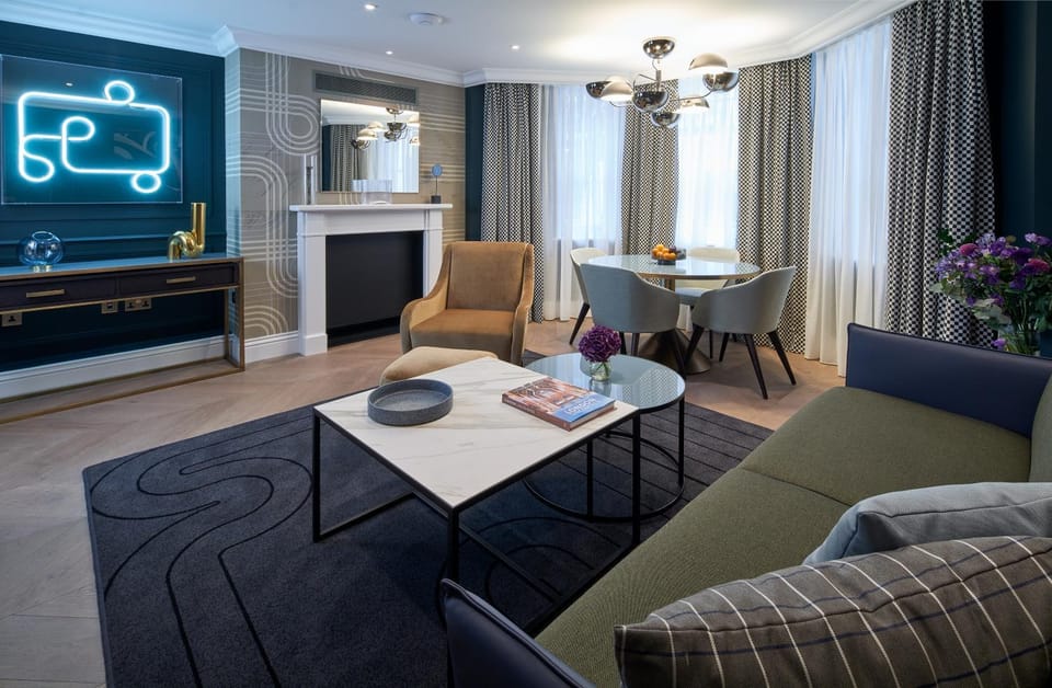 Living room, Seating area, Dining area