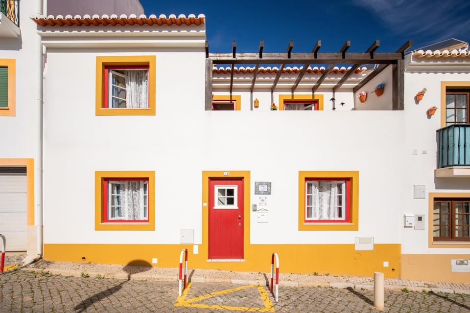 Property building, Facade/entrance, acessibility